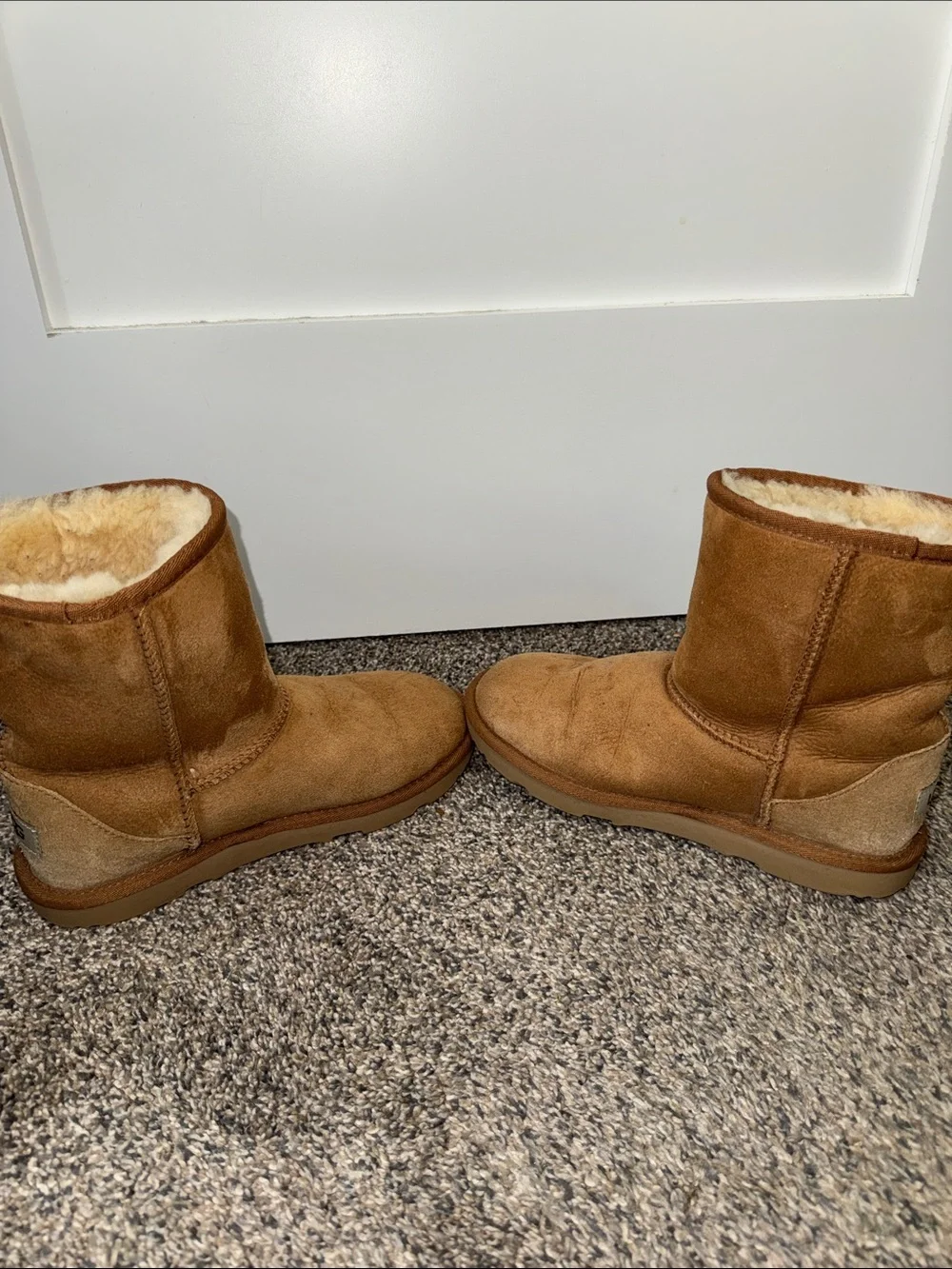 UGG Chestnut Suede Short Shearling Boots Sz 4